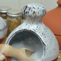 Picture of Salt Piglet - Oyster Glaze
