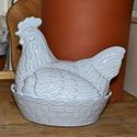 Picture of Chicken Egg Holder - Translucent White Glazed